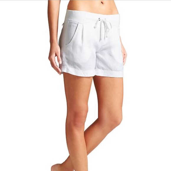 Athleta Pants - Athleta 100% linen Creston white shorts size 4
